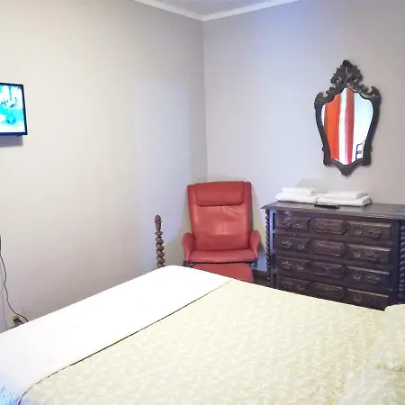 بيت ضيافة Alves Redol *