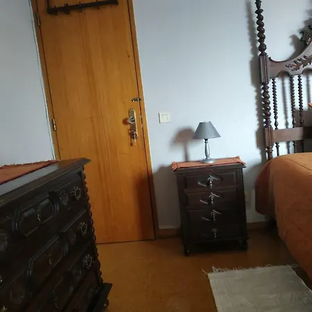 بيت ضيافة Alves Redol